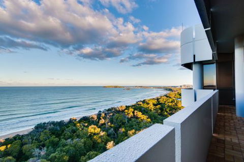 Pacific Towers Beach Resort - Internet Find 1