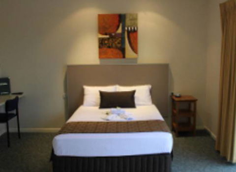 Emerald Executive Apartments - Internet Find 3