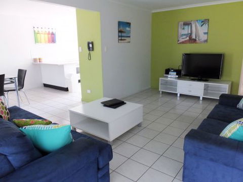 The Shores Holiday Apartments - Internet Find 1