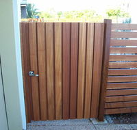 Kawana Fencing - Internet Find
