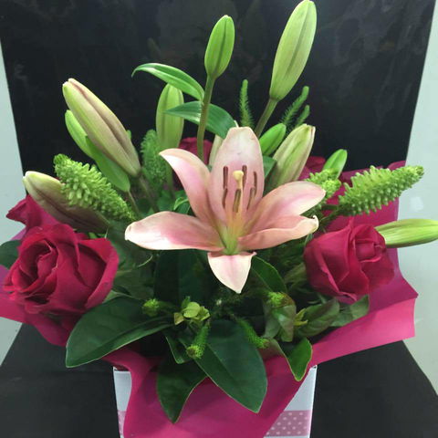 Hot Poppyz Florist - Internet Find 0