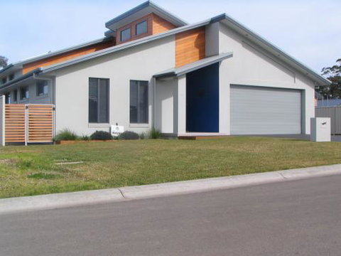 APG Exteriors Pty Ltd - Internet Find 0