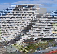 Broadbeach Savannah Hotel  Resort - Internet Find