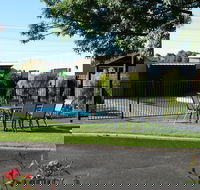 Mitchell on Main Motel  Apartments - Internet Find