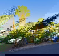Desert Palms Alice Springs - Internet Find